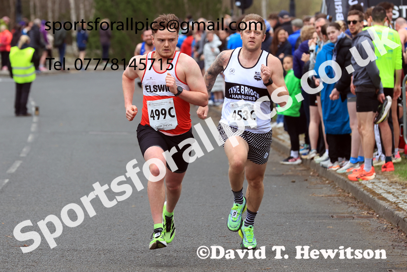 Senior Mens relay, 2026 Elswick Harriers Good Friday Road Relays and Young Athletes, Newburn,  Newcastle upon Tyne. Photo: David T. Hewitson/Sports for All Pics